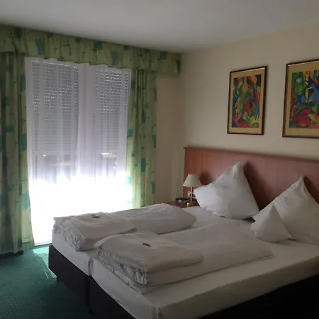 Frick's Hotel 3*